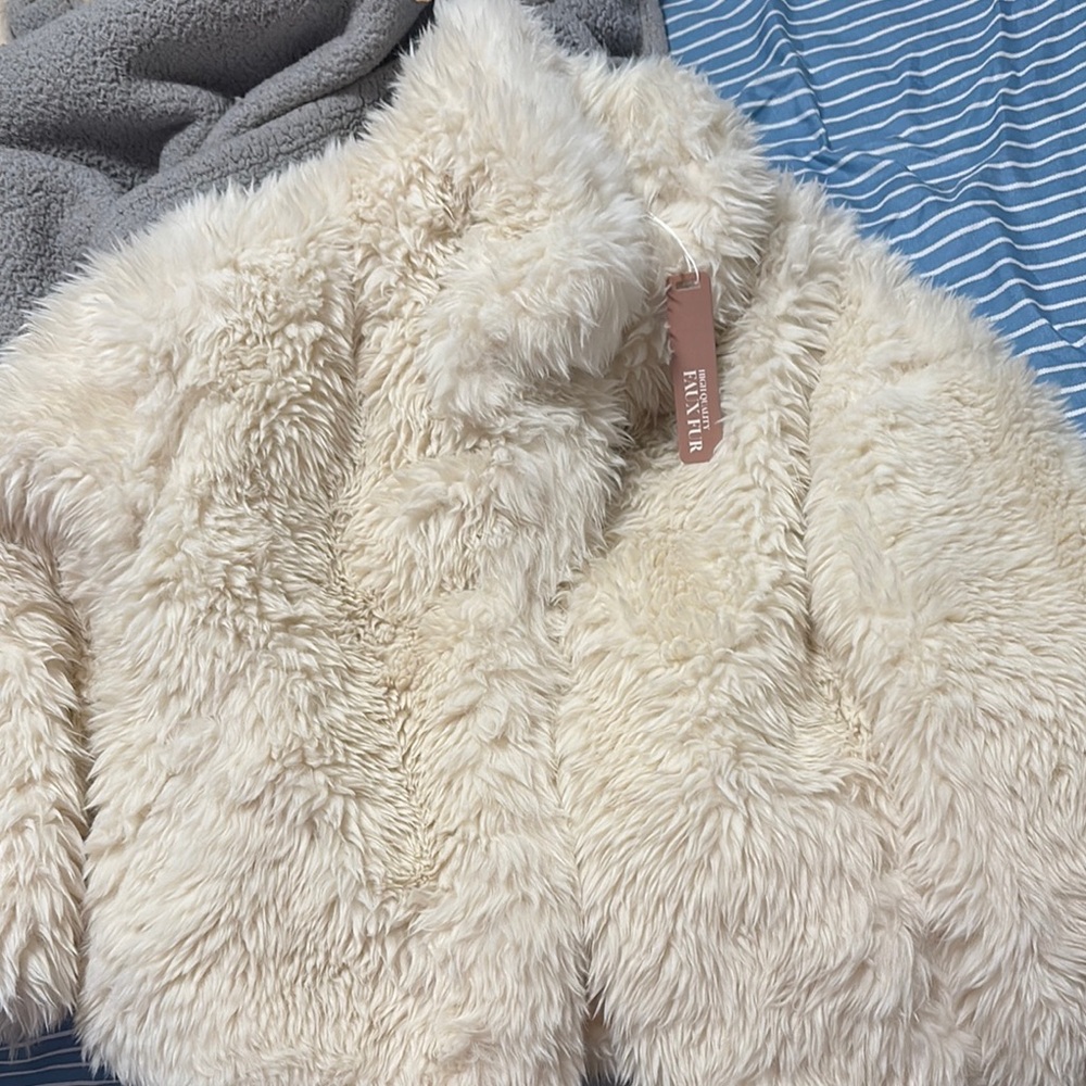 PatPat Cream Puffer Jacket Plush Cozy Design